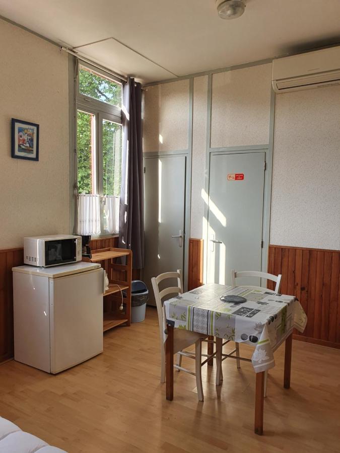 Camping Des 2 Rives- Chambres Etang-sur-Arroux Luaran gambar
