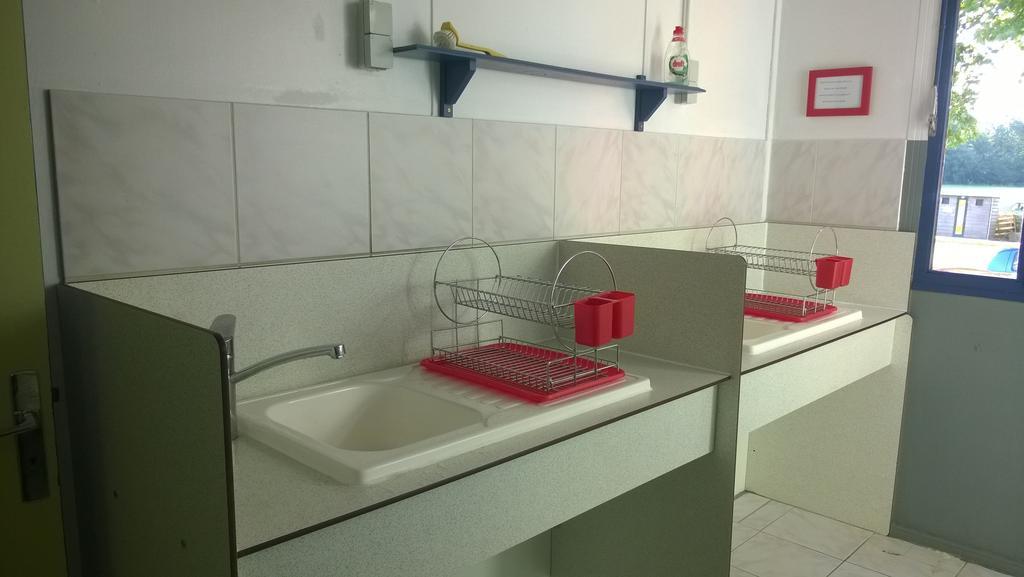 Camping Des 2 Rives- Chambres Etang-sur-Arroux Luaran gambar